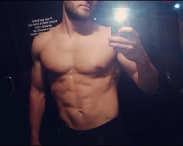 (30) [M4M] - athletic looking to make you cum