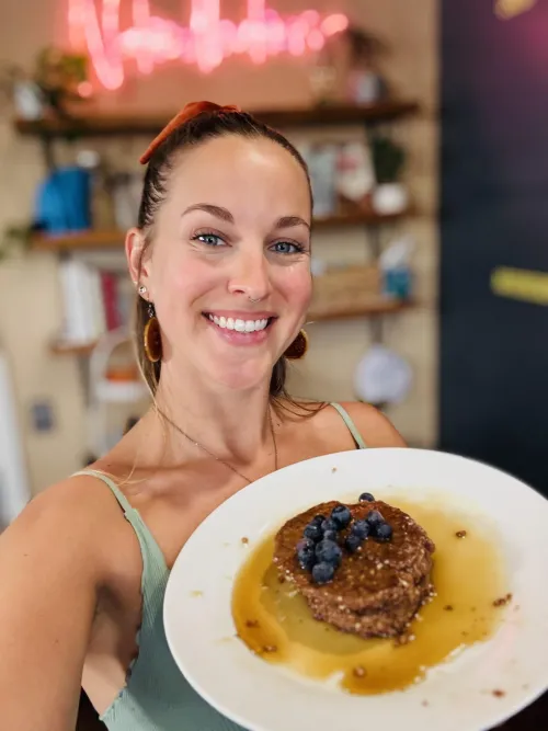 Chocolate 🍌🥞 for breakfast! 😋