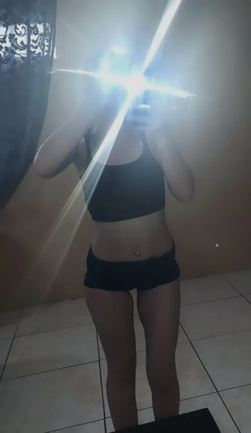 Hit this fresh girl up send me a message