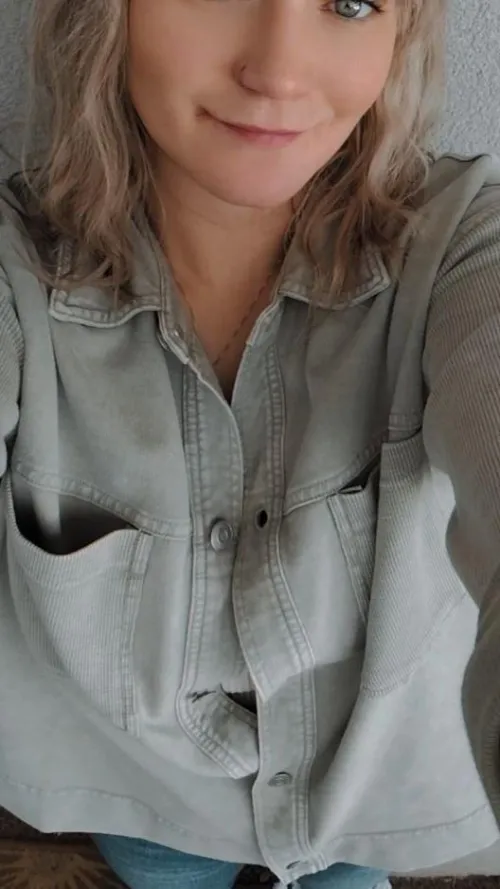 I'm picking random redditors to send nudes to, who's in? ( only the first 75 ;)