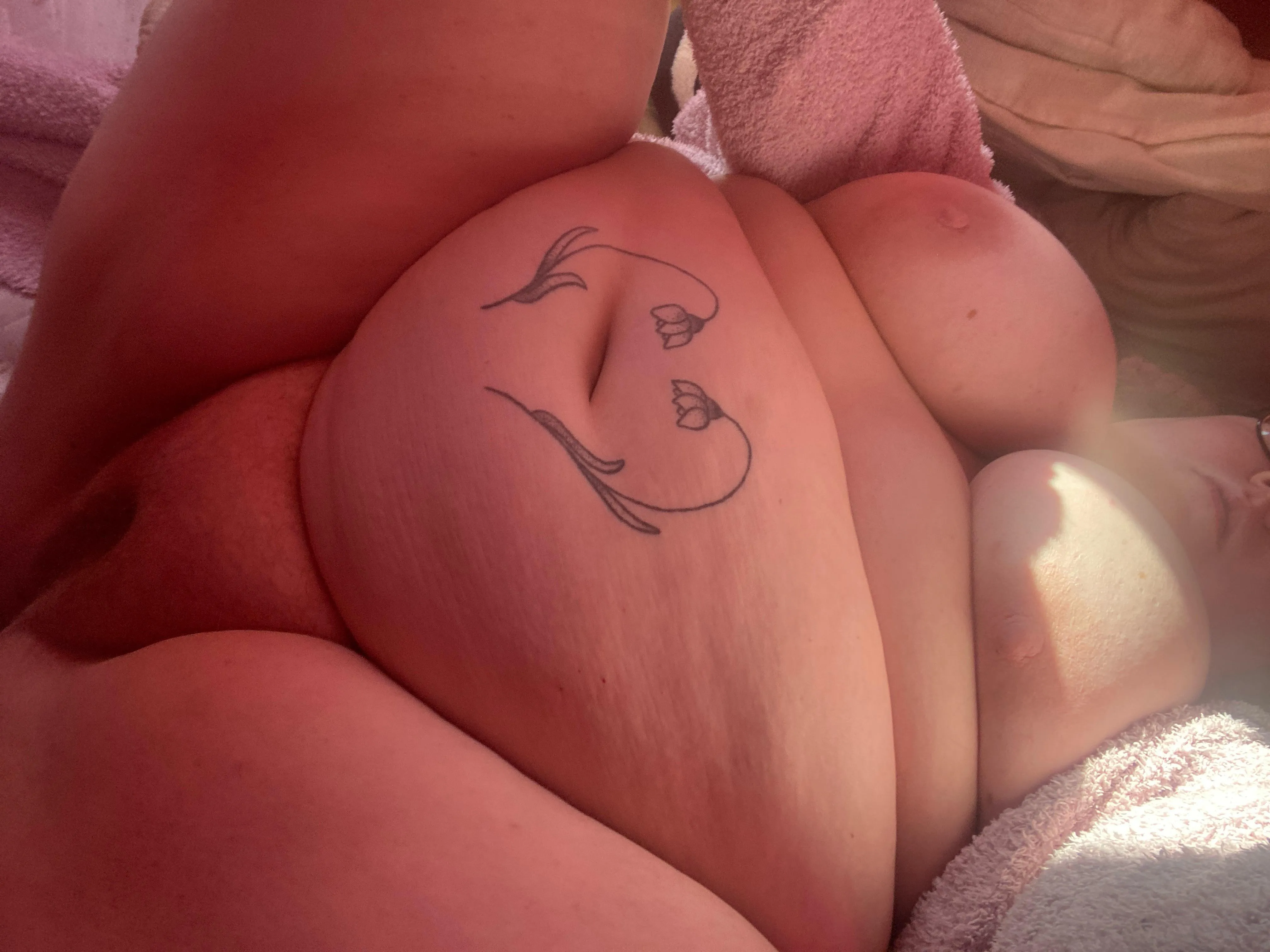 In bed waiting for some company 😜