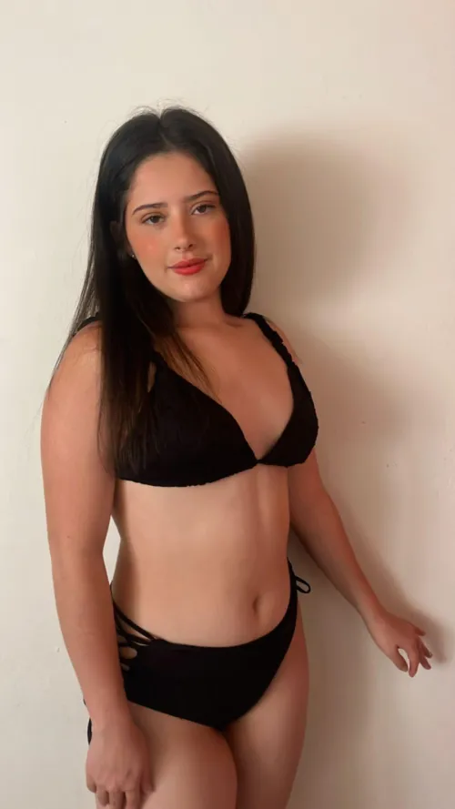 It’s not fancy but I like this swim suit 🖤