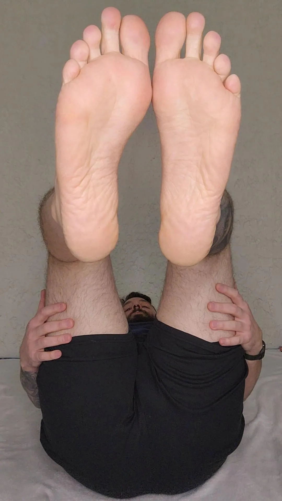 Looking for a face to cover with my feet