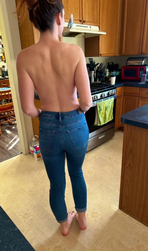 Showing off my back in my favorite pair of denims