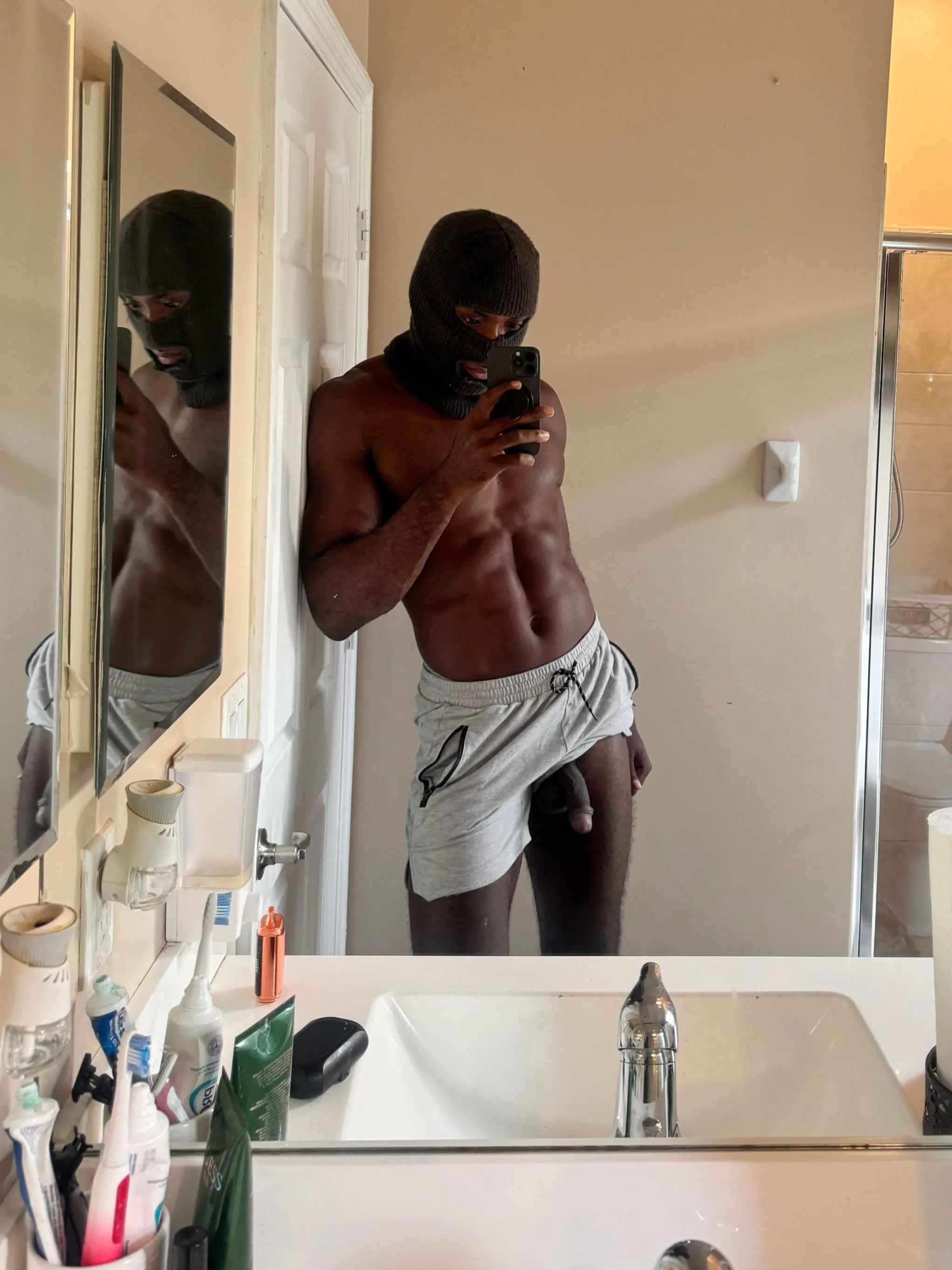 Would you rather touch or taste? 👀