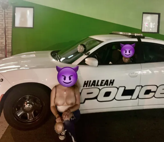 DareToBareMiami - Around Town 🚔👮‍♂️