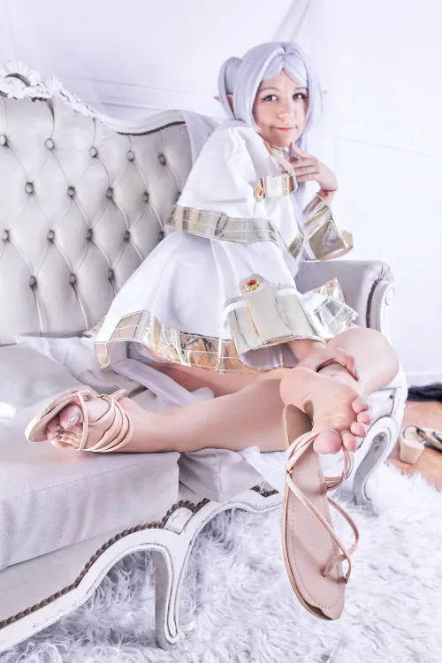 Frieren by Julisscarlet