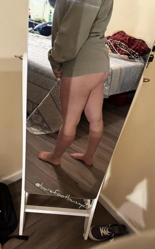 If you’d have a 30yo milf as a snack, what’s our age gap