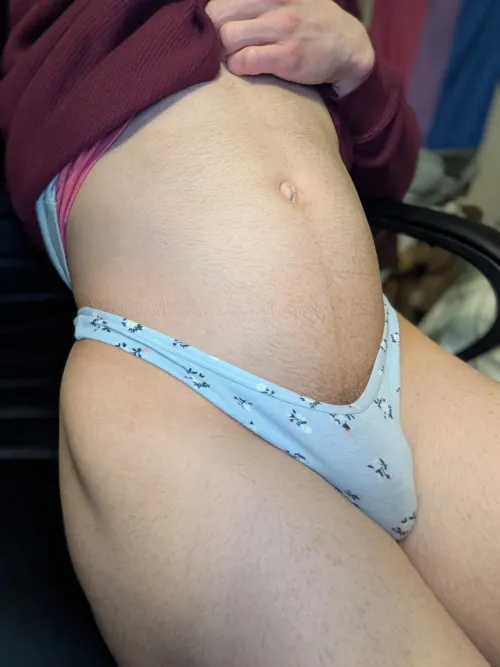 Peek my bi pride flag 🩷💜💙