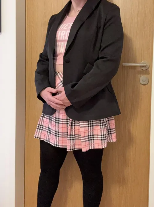 Really like that outfit :)