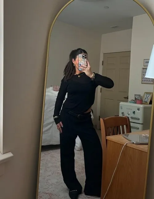 The only skin you can see is my hands loser!