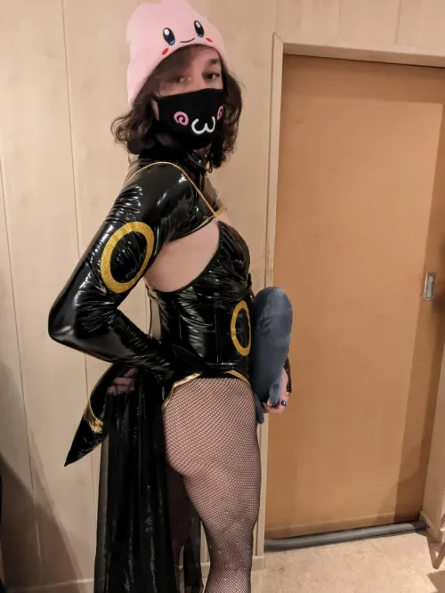 Wanna get buried under this? 😈