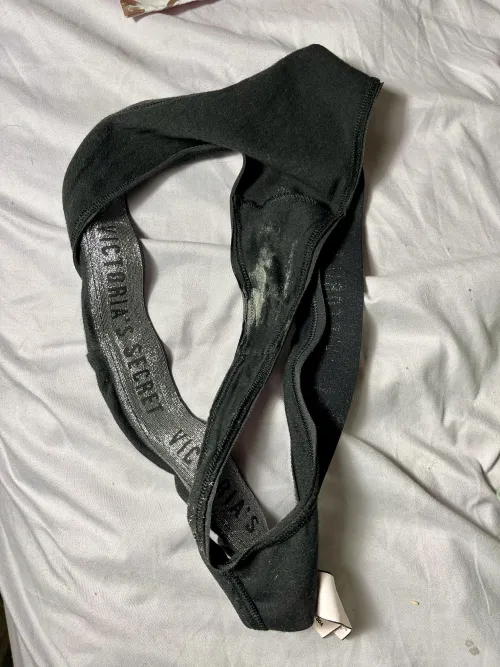 yesterday’s strong scented pair up for grabs and ready to ship 🤍 [selling]