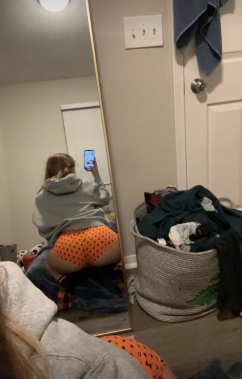 18 5'1 daddy's toy here