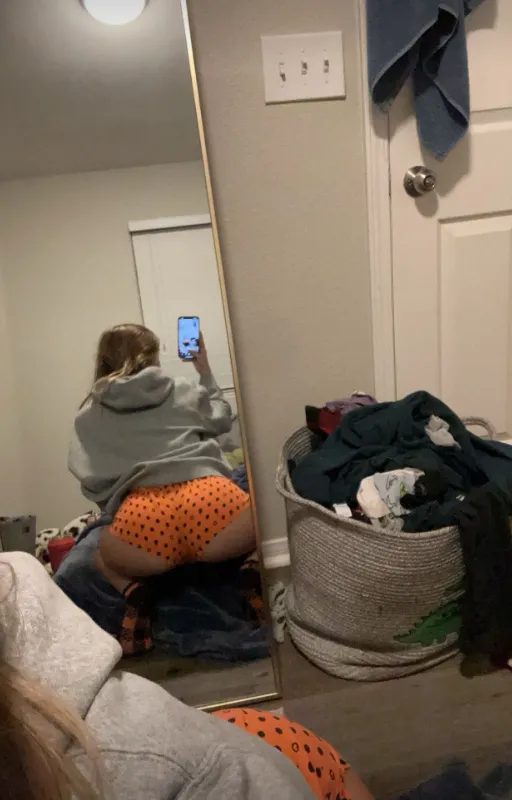 18 5'1 daddy's toy here