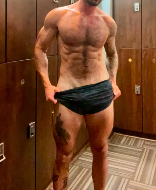 35 [m4f] #Raleigh, experienced Bull looking for hot wives and couples.