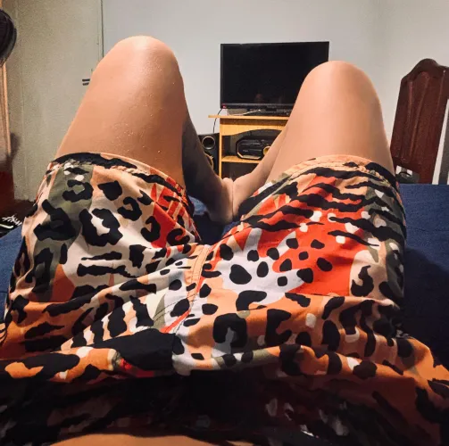 Come take off my pants and suck my whole body