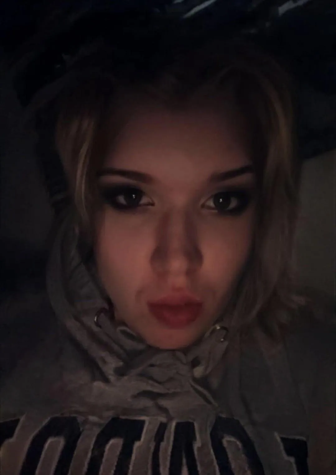 Decorate my face🤭