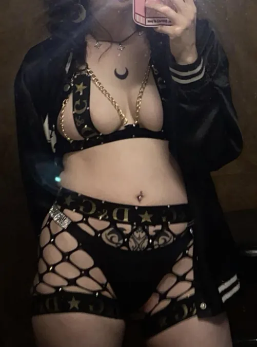 Does anyone know where this fit is from?