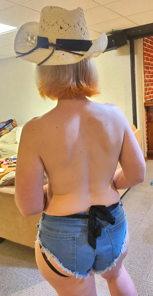 I'm a little bit country, but very MILF