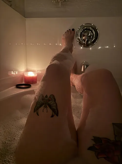 Saturday night vibes 🫧