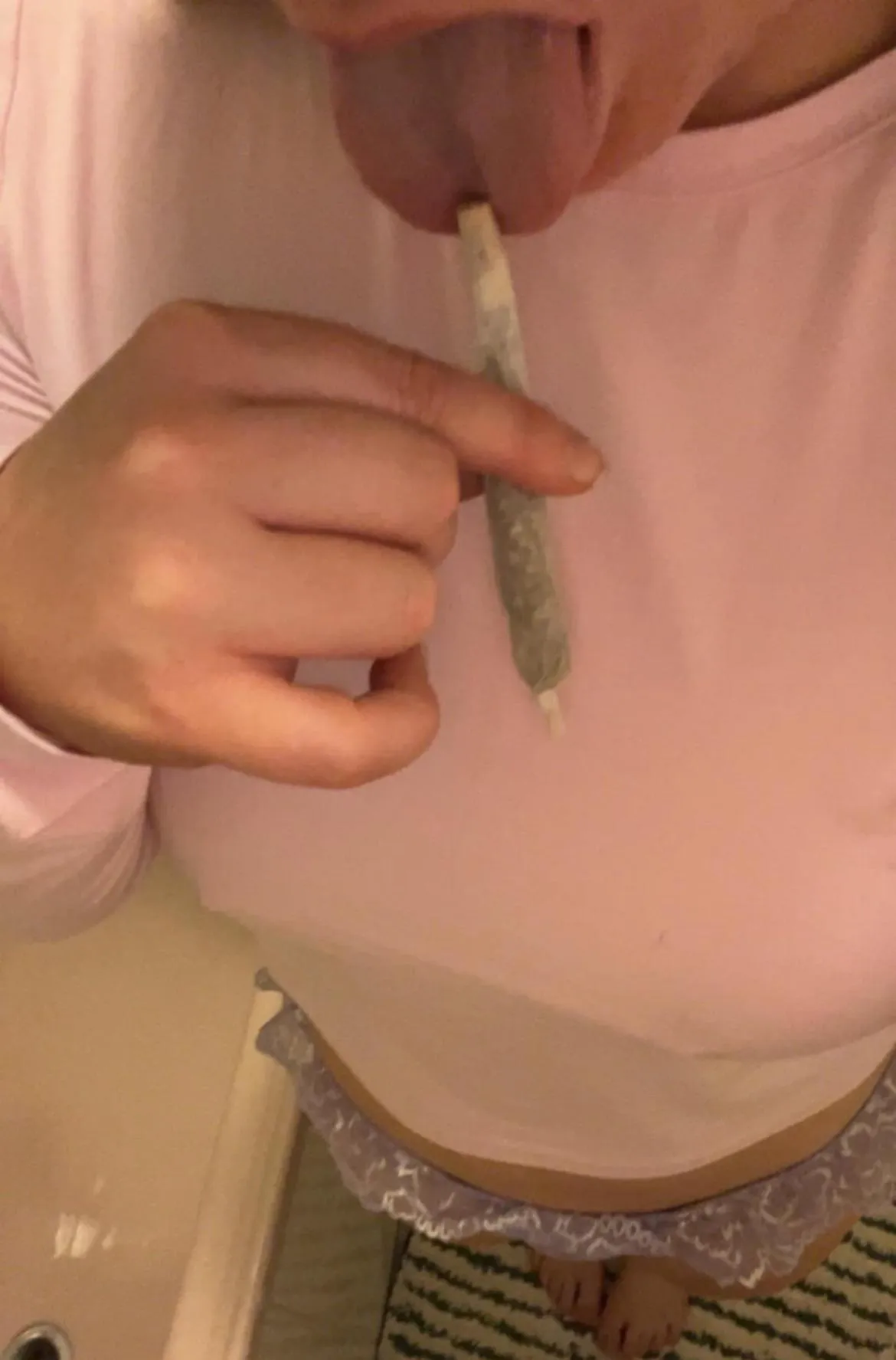 So hot down under. Barely surviving today 😩💦💋