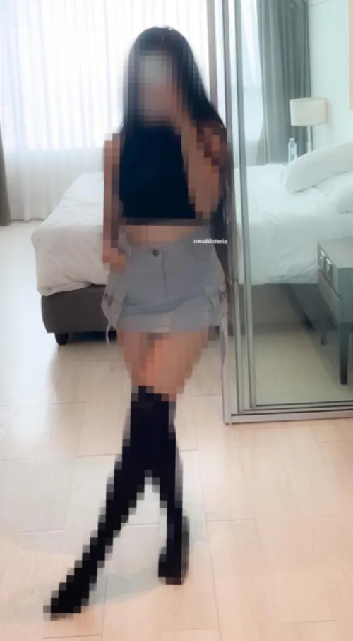 uncensored skirt is enough for betas, yeah? 🖤