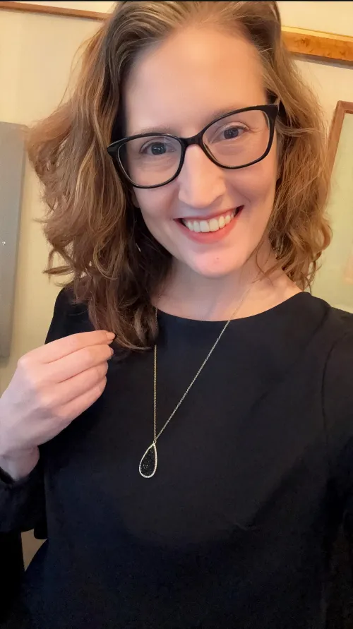 Who says redheads can’t slay in black?