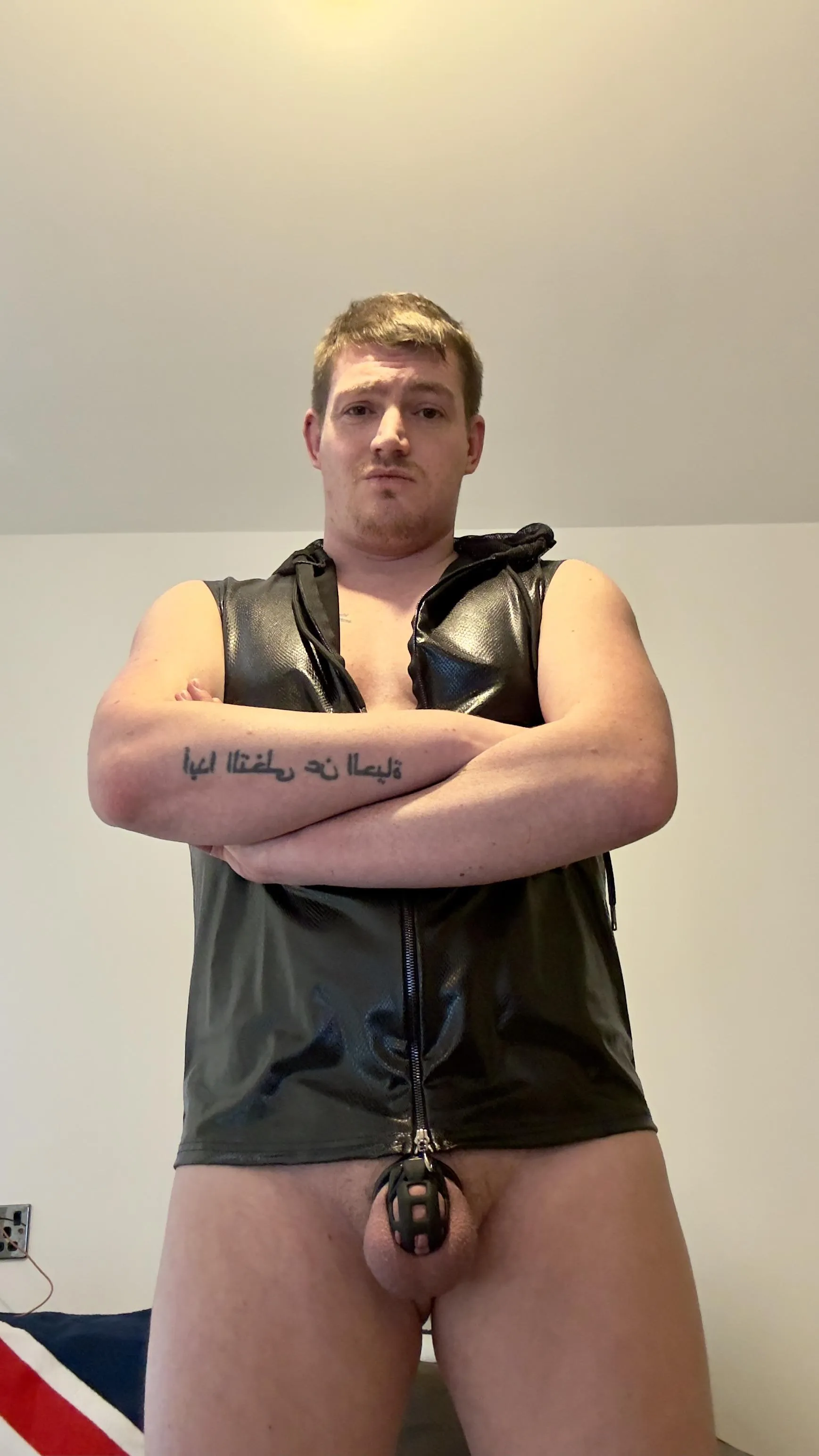 Who’s gonna be a good sub and serve this locked alpha!?