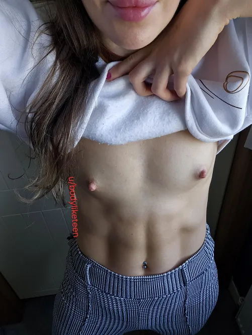 Am i cute with my tiny boobies? :)