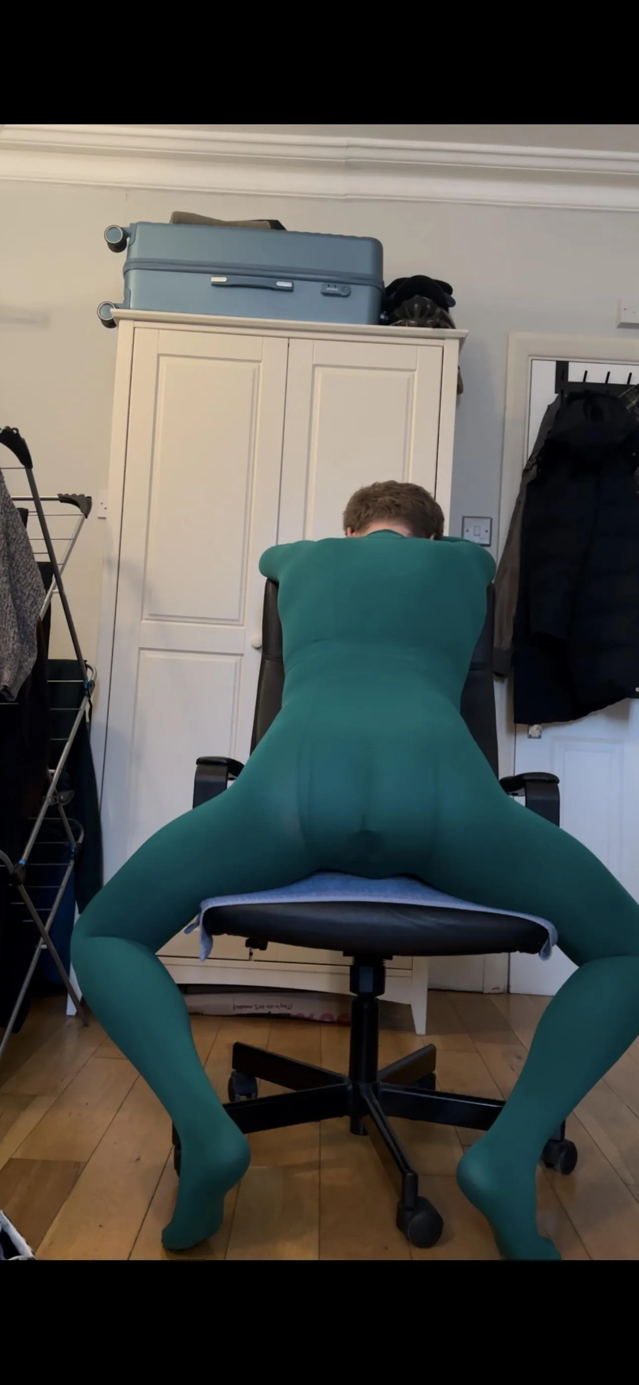 Fully encased and plugged in my gorgeous green nylons