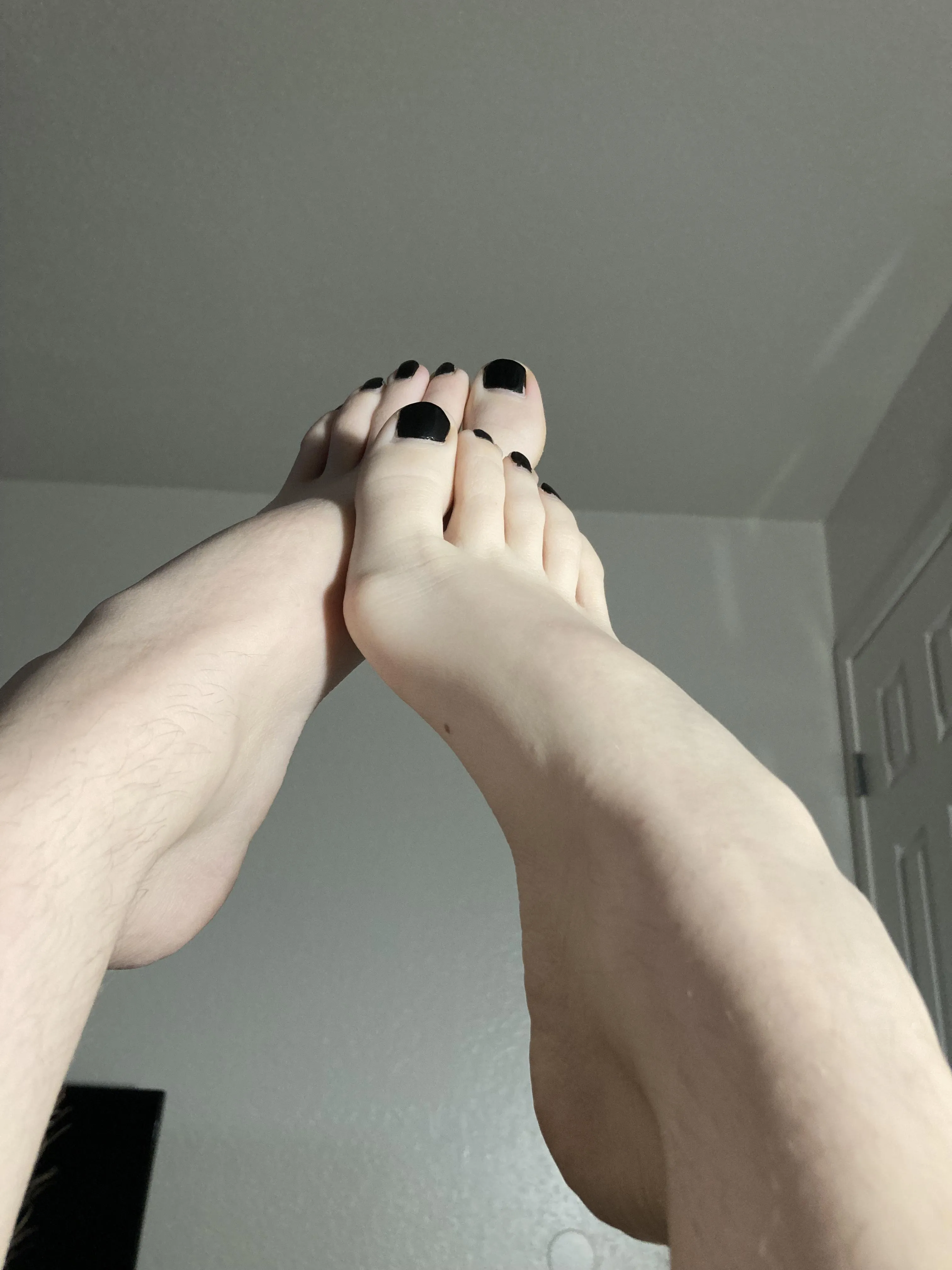 My feet are on display just for you 😉