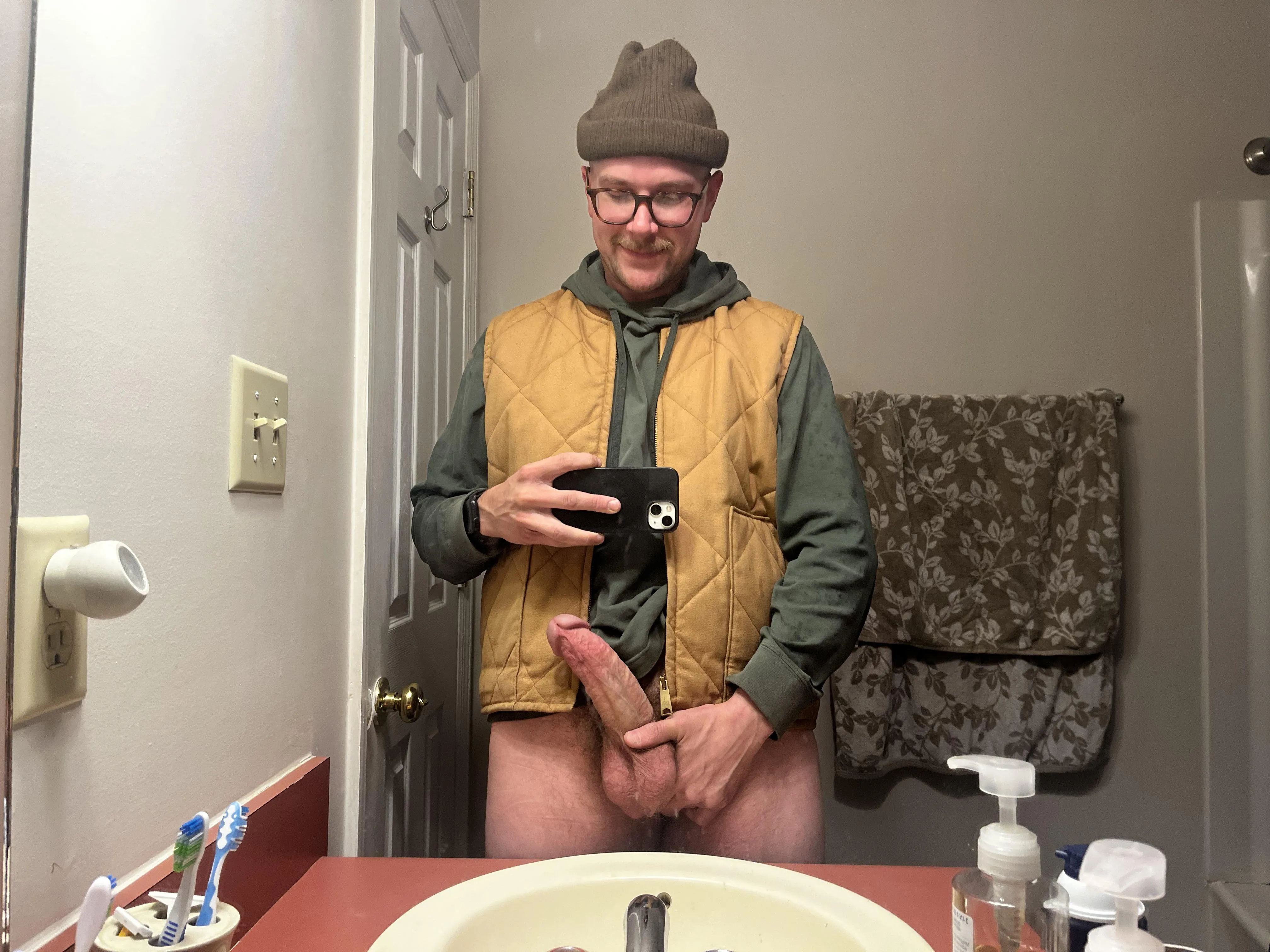 28, Bi, day off vibes