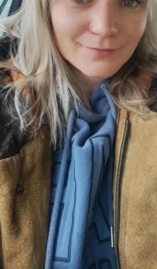 All ready for you to come play with this hot wife