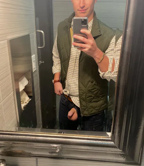 …always leave the door unlocked 😏accidental peeps are the most fun