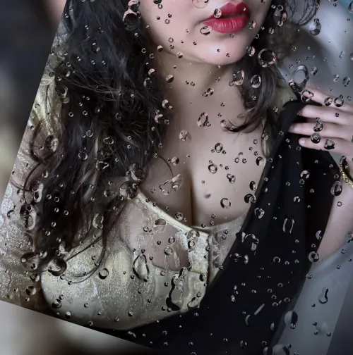 City has unpredictable climate. Which city is it? (Hotwife)