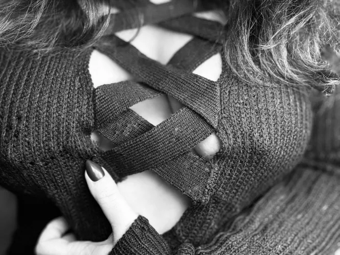 I try to be the chill girl that holds her tongue and gives you space I try to be the chill girl but honestly, I’m not