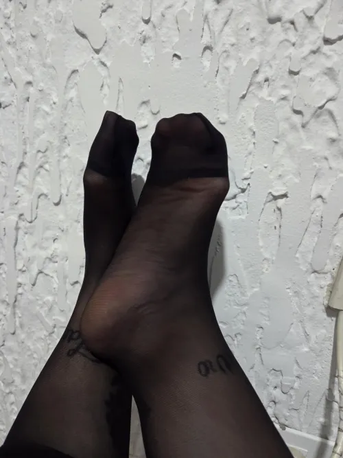 I'd love to crush your tiny body beneath my big feet