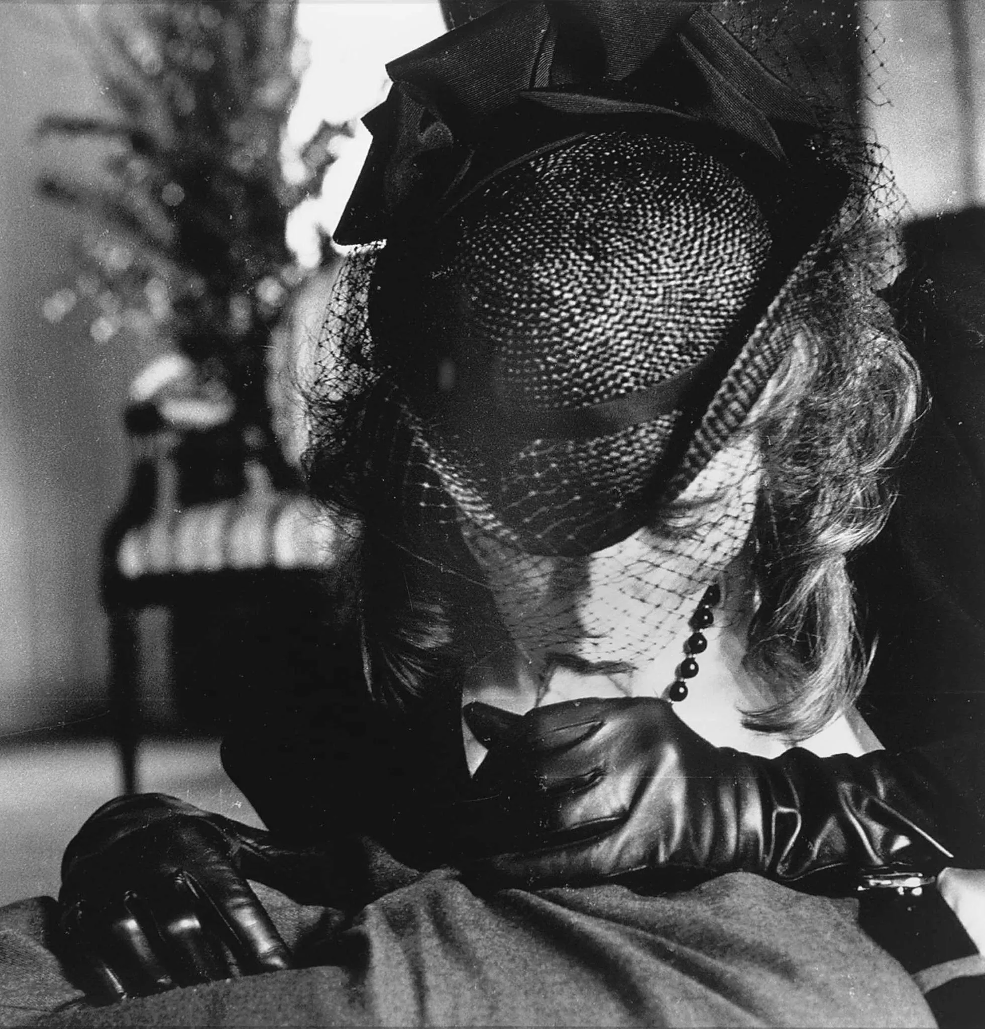 In a Penthouse, Downtown Los Angeles (ph. Helmut Newton)