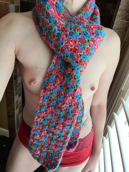 It’s warming up a bit, so I can probably get away with wearing my scarf like this, right? 😁