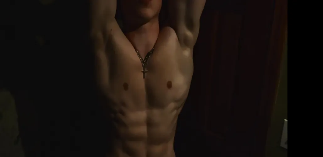 Lick my abs then it’s your choice up or down 😵‍💫