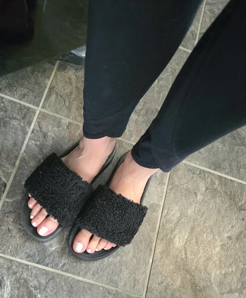 My toes or your gf loser 🤪