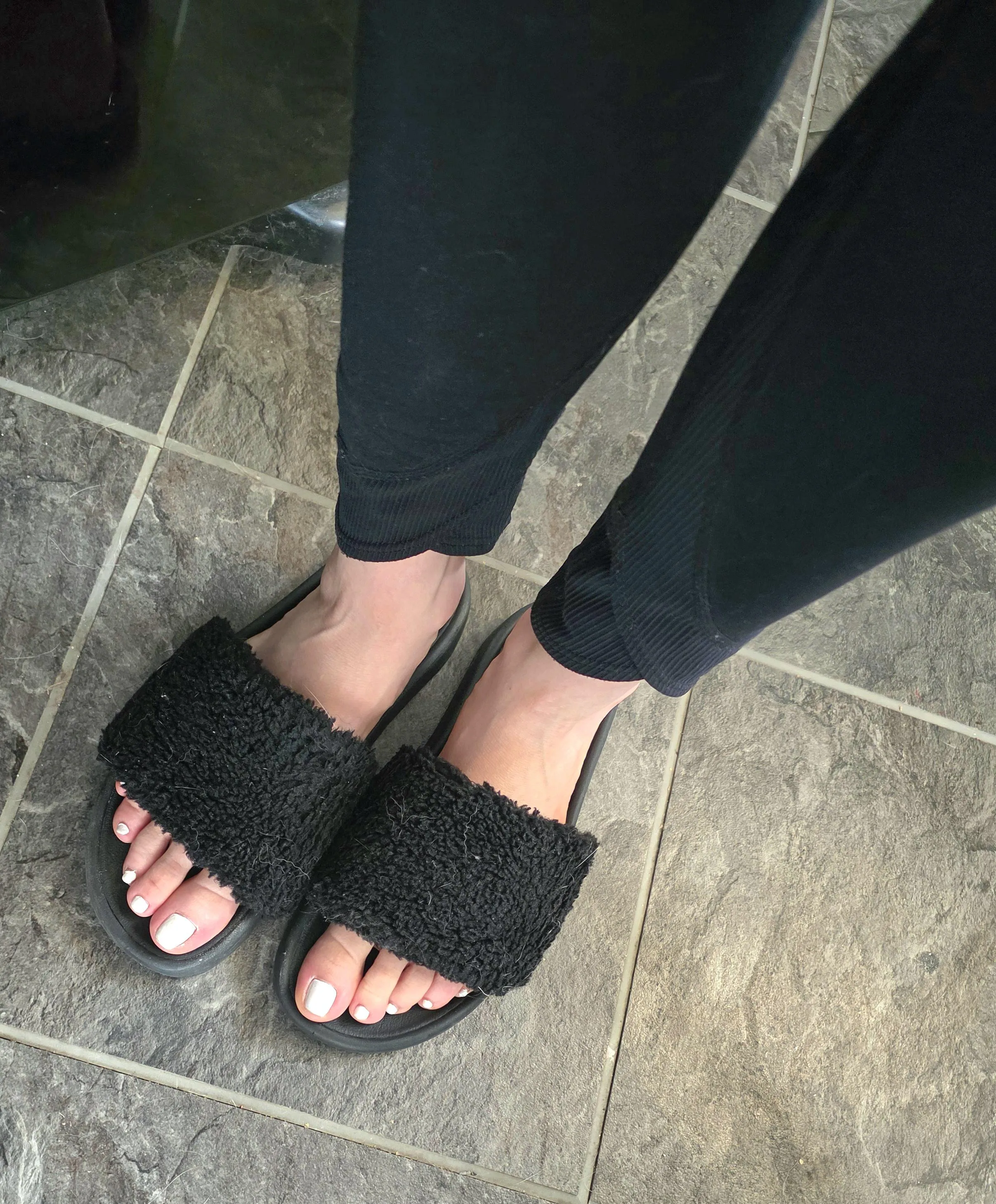 My toes or your gf loser 🤪
