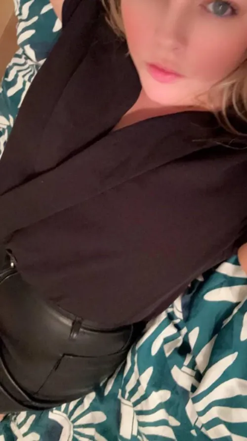 Some random dude wants to see me without clothes on?