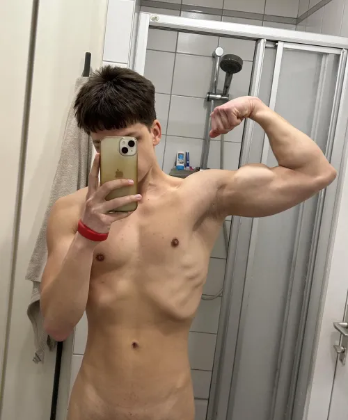 (20)Bury your face in my musky pit