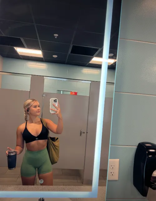 Always need a selfie after the gym