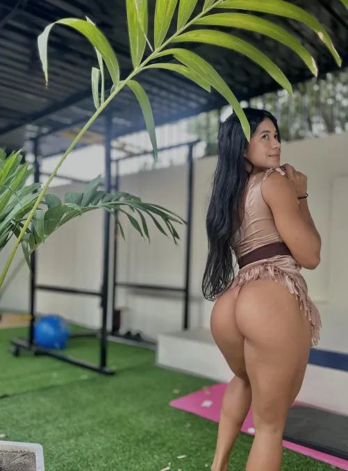 Are you into a thick Pocahontas like me