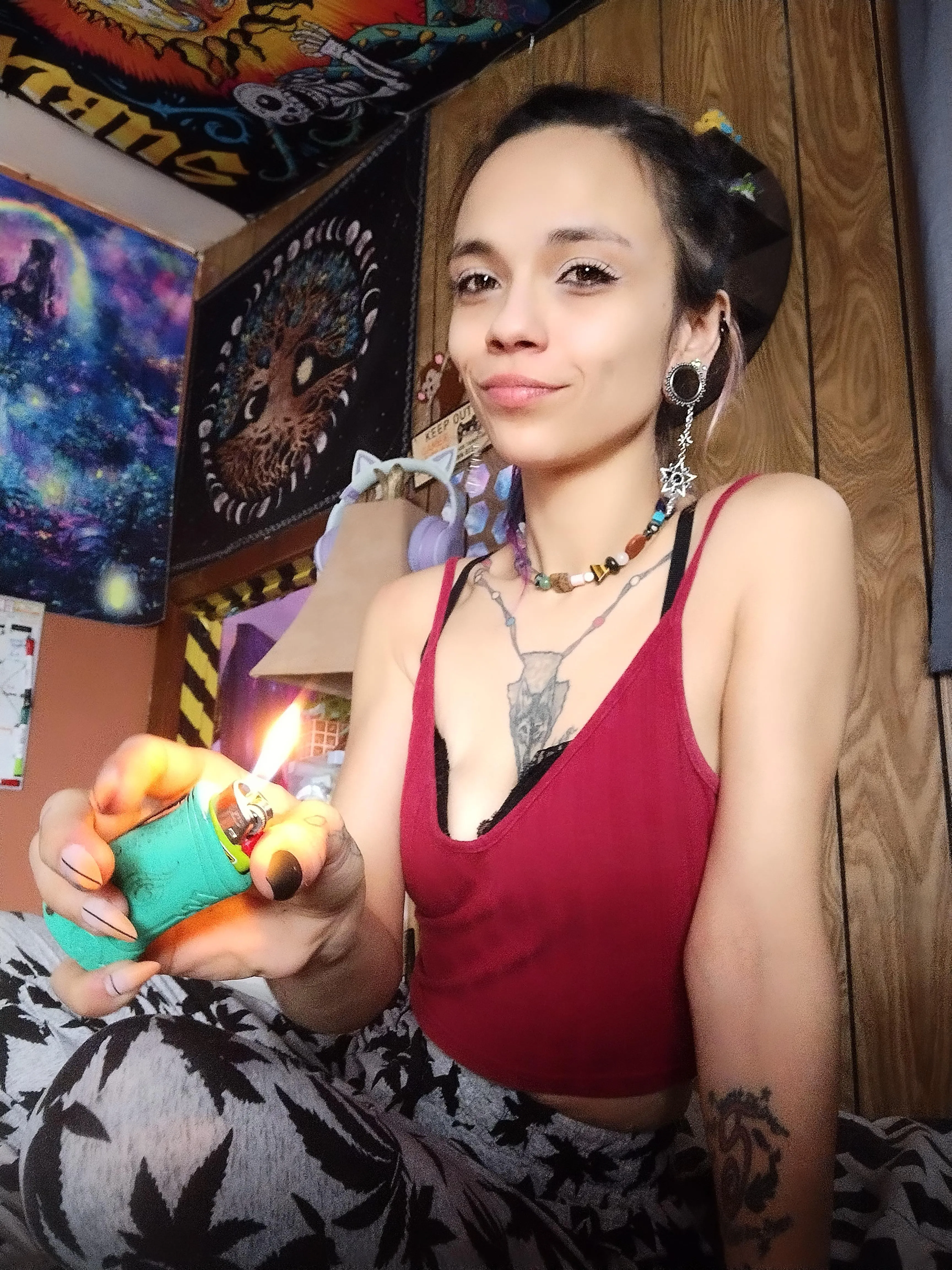 🥹Auntie Wants To Smoke