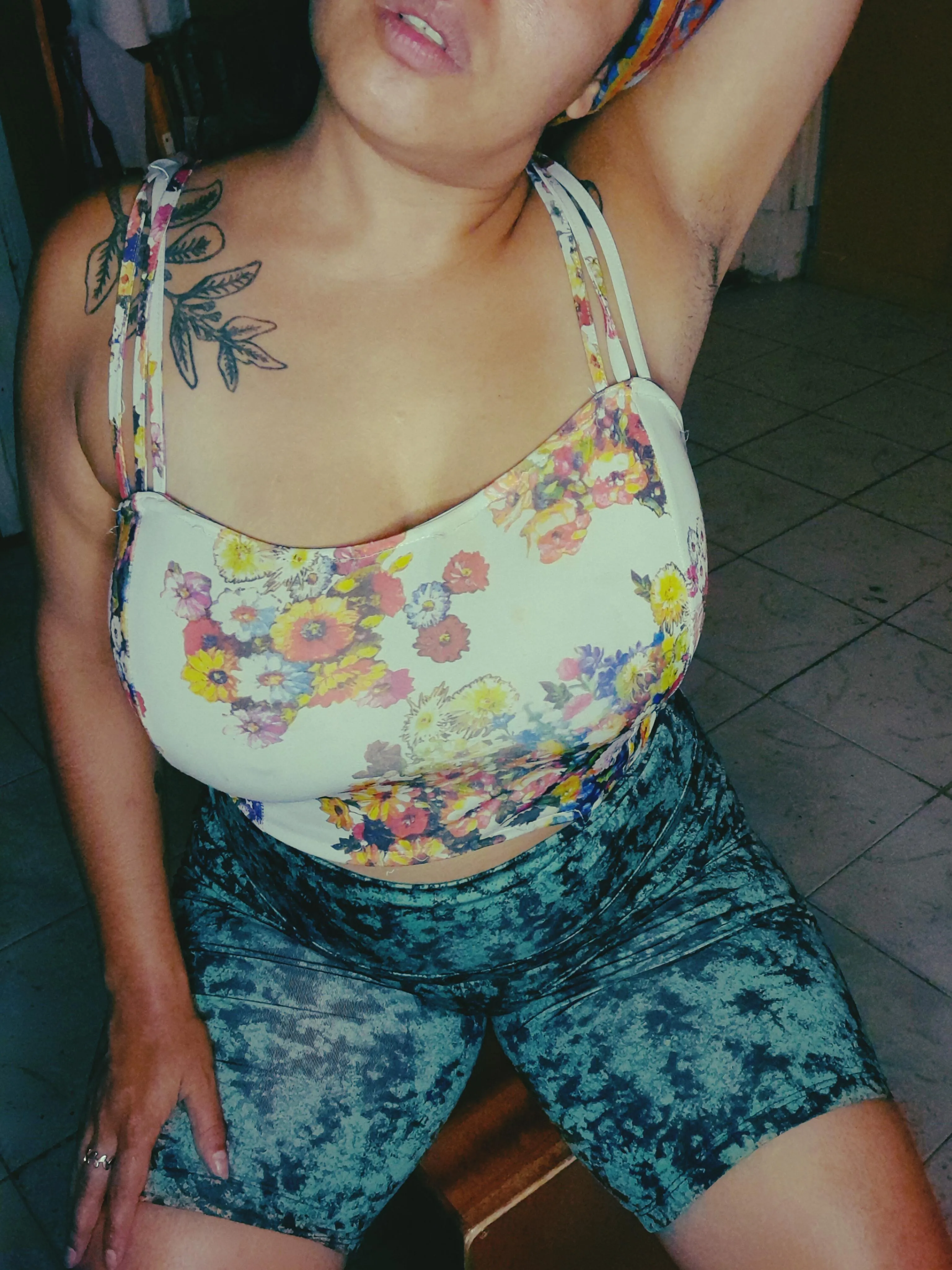 Come here, honey. Let's play!