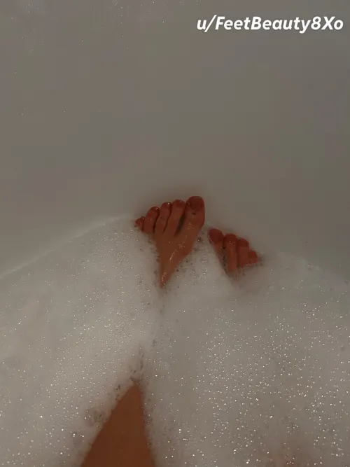 Just relax with me😏🫦 Rate my feet 0-10 in comments!😘 (oc)